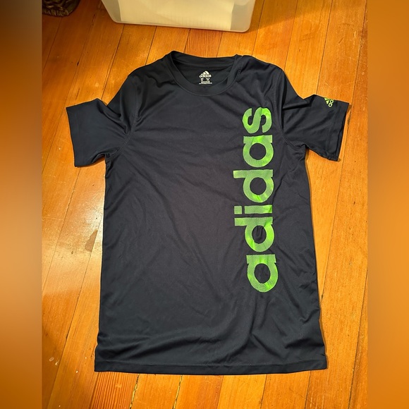 XL Adidas Sport Shirt / Nylon - Picture 1 of 4